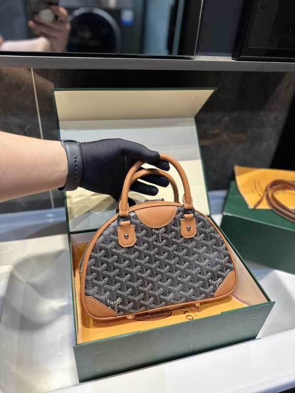 GOYARD SAINT JEANNE PM BLACK TAN 26CM