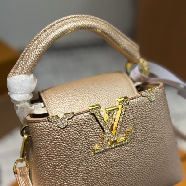 LOUIS VUITTON CAPUCINES BAG GOLD 22CM M24583