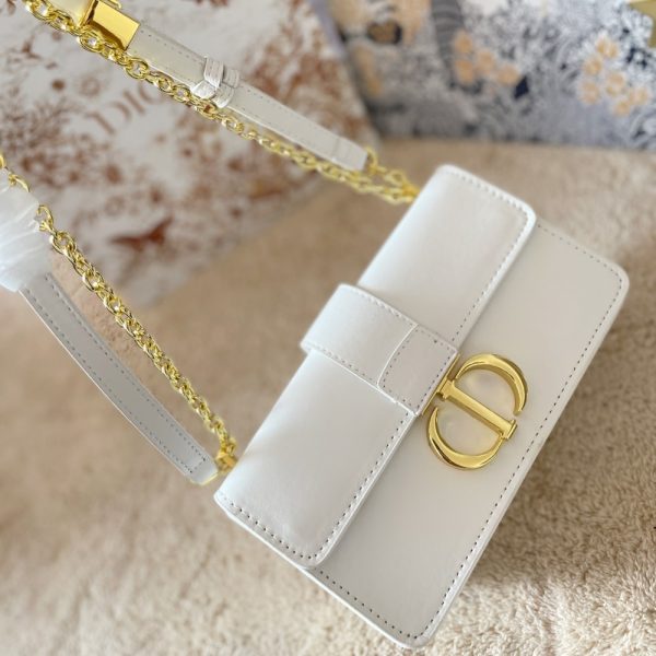 DIOR 30 MONTAIGNE EAST WEST BAG WITH CHAIN WHITE 21CM M9334UHEL M030