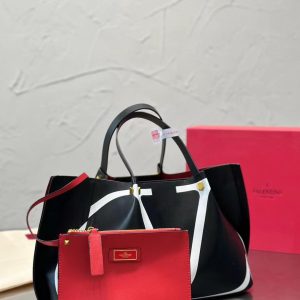 VALENTINO GARAVANI VLOGO ESCAPE CALF LEATHER TOTE BAG IN BLACK 38CM