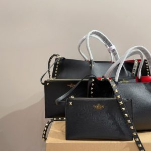 VALENTINO GARAVANI ROCKSTUD LEATHER TOTE BLACK 36CM