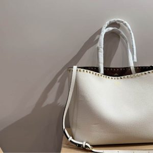 VALENTINO GARAVANI ROCKSTUD GRAINY CALFSKIN TOTE BAG WHITE 35CM 3W2B0B70VSF I16