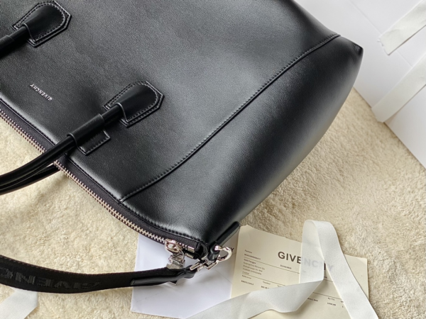 GIVENCHY SMALL ANTIGONA SPORT BAG BLACK FOR WOMEN 13IN/33CM