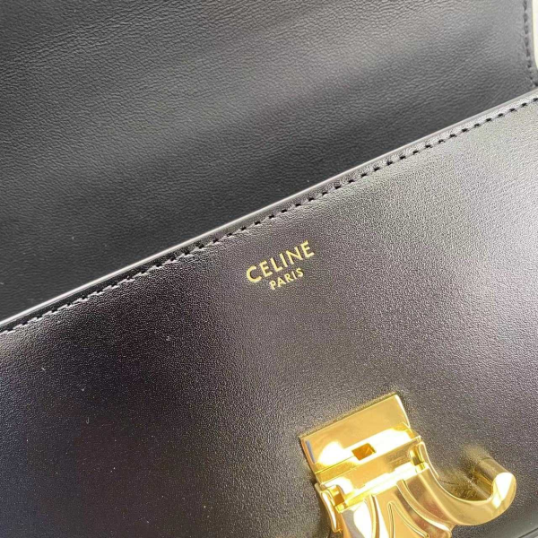 CELINE CHAIN BOX TRIOMPHE BAG IN SHINY CALFSKIN BLACK