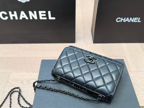 Chanel trendy cc so black WOC