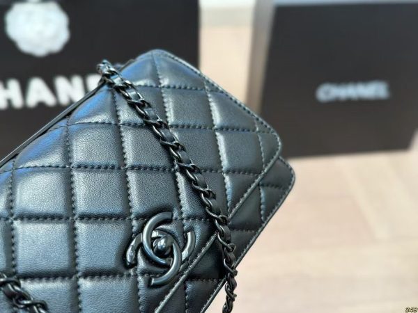 Chanel trendy cc so black WOC