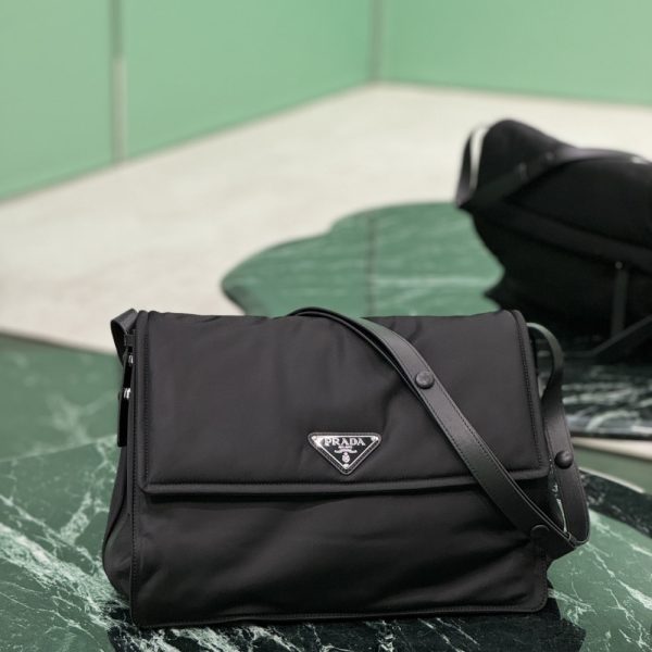 PRADA RE NYLON LARGE PADDED SHOULDER BAG BLACK 38CM 1BD256 RDLN F0002 V OOO