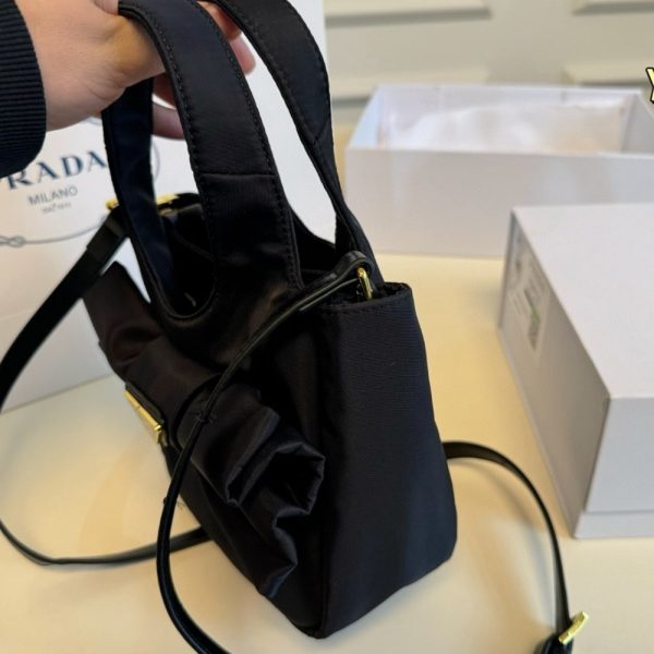 PRADA PADDED RE NYLON MINI BAG WITH BOW BLACK 19CM 1BA359 RP0C F0002 V OXO