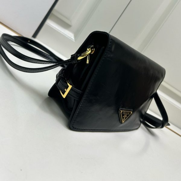 PRADA LEATHER SHOULDER BAG BLACK 23CM 1BD082 2CYR F0002 V DVJ