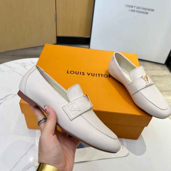 LOUIS VUITTON CAPRI LOAFER IVORY 1AC9DZ