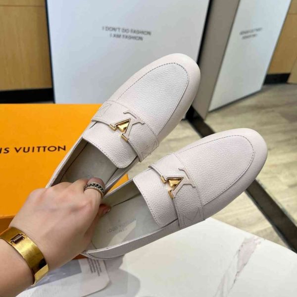 LOUIS VUITTON CAPRI LOAFER IVORY 1AC9DZ
