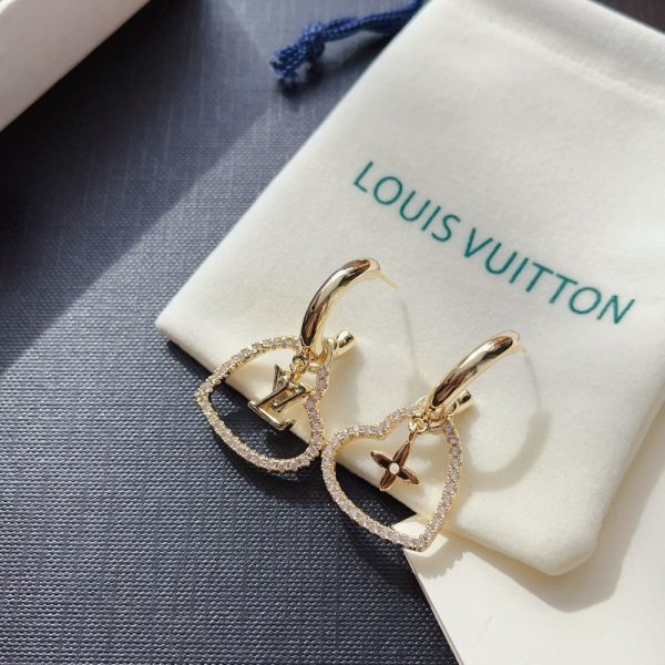 LOUIS VUITTON HEART EARRINGS WHITE M02308