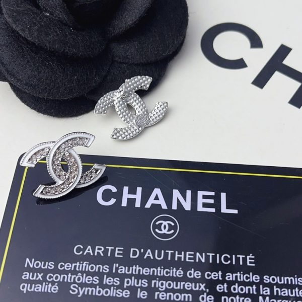 CHANEL STUD EARRINGS SILVER WHITE AND CRYSTAL ABE867 B19263 NADDV