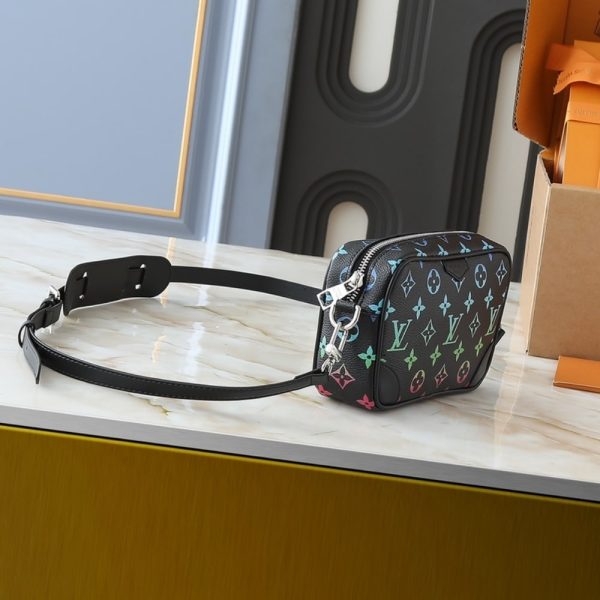 LOUIS VUITTON TROCADERO WEARABLE WALLET GRADIENT MONOGRAM BLACK 20CM