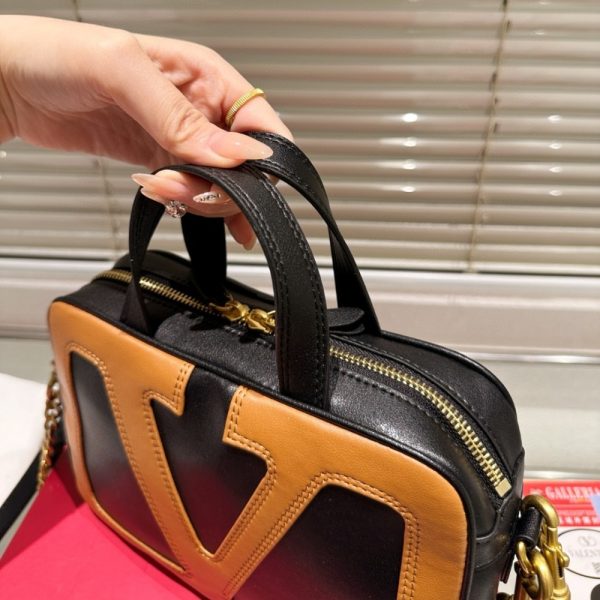 VALENTINO GARAVANI VIVA SUPERSTAR NAPPA HANDBAG BLACK AND SPICE 6W0B0R73PTJ RFA