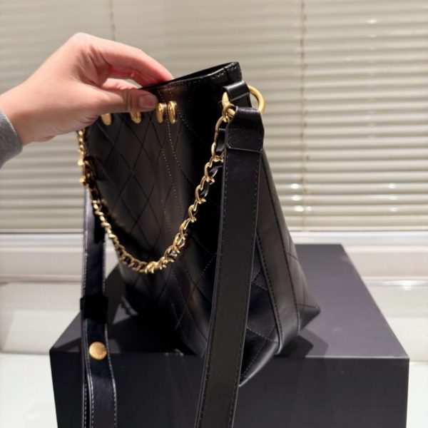 CHANEL LARGE BUCKET BAG BLACK 22CM