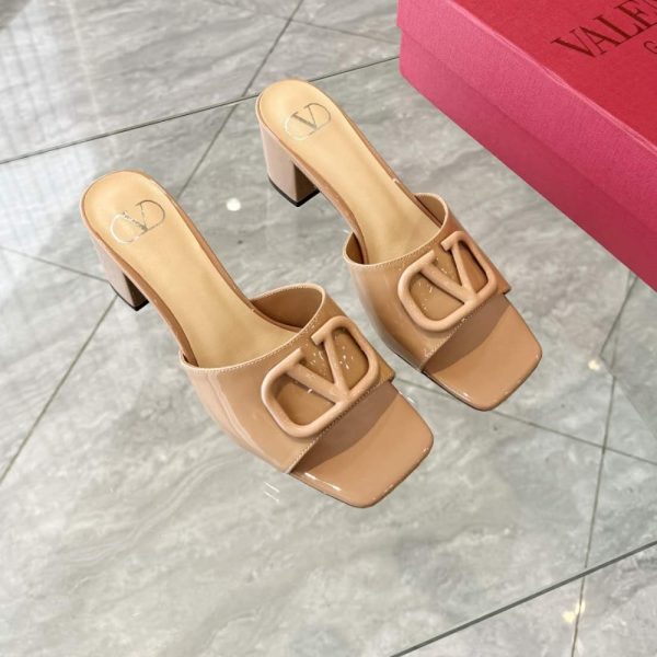 VALENTINO VLOGO SIGNATURE SLIDE SANDAL BEIGE