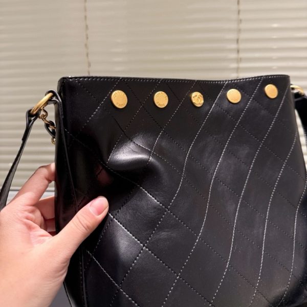 CHANEL LARGE BUCKET BAG BLACK 22CM