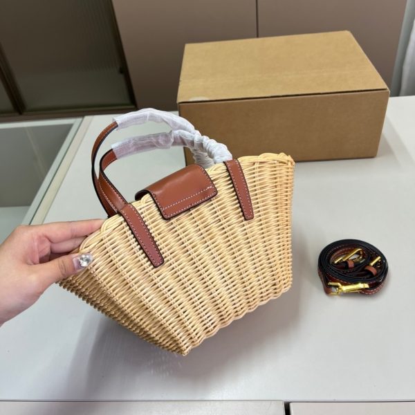 CELINE TEEN COUFFIN IN WICKER AND LEATHER TAN 15CM 116572FWE 02NT
