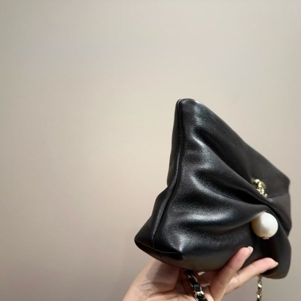 CHANEL CLUTCH WITH CHAIN GOLD TONE METAL BLACK 24CM AP4613 B20166 94305