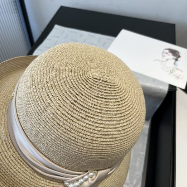 CELINE  RAFFIA  CURLED BRIM HAT WITH SATIN WHITE