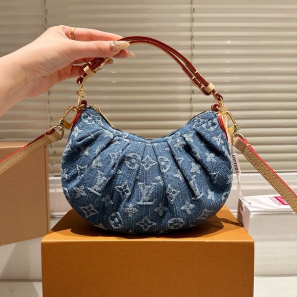 LV POCHETTE VALLEY BAG DENIM BLUE 21CM M13571