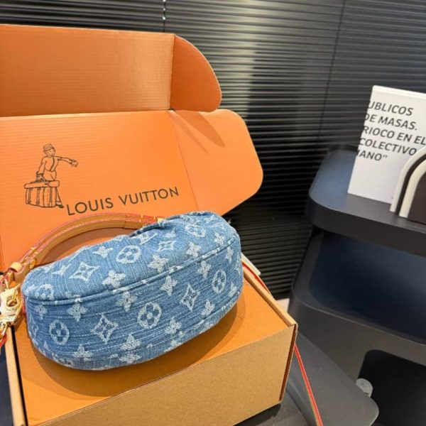 LV POCHETTE VALLEY BAG DENIM BLUE 21CM M13571
