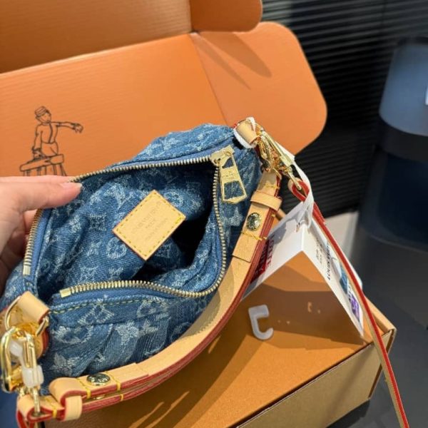 LV POCHETTE VALLEY BAG DENIM BLUE 21CM M13571