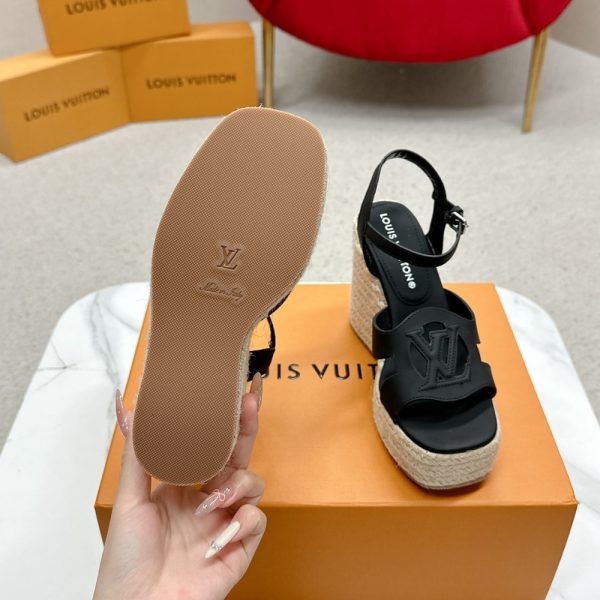 LV WEDGE SANDAL NOIR 1ACI88
