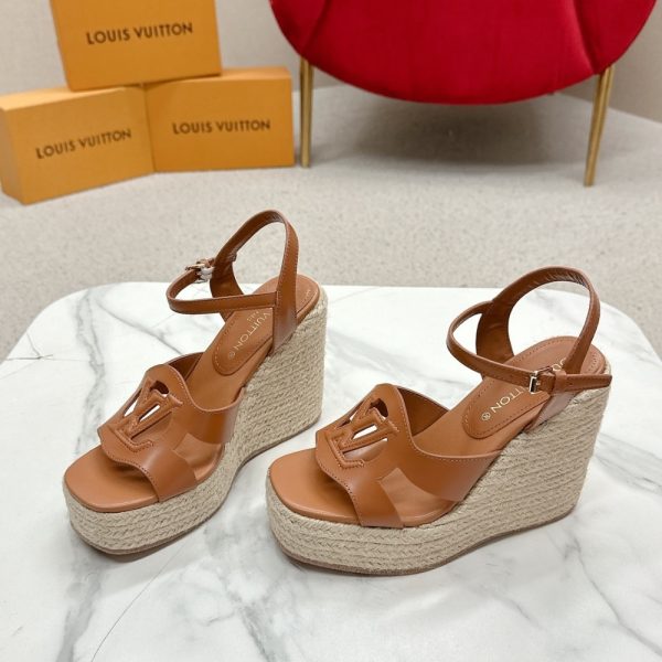 LV ISOLA WEDGE SANDAL COGNAC 1ACI7N