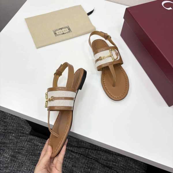 GUCCI WOMEN’S THONG SANDAL WITH HORSEBIT LIGHT BROWN 834431 AAEZJ 2744