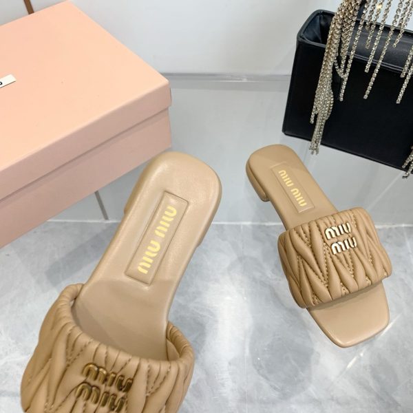 MIUMIU MATELASSÉ NAPPA LEATHER SLIDES SAND BEIGE 5XX605 88T F0036 F 010