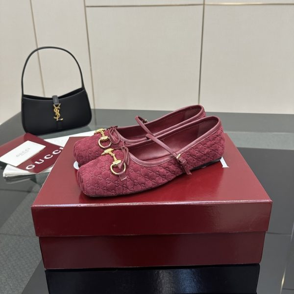 GUCCI WOMEN’S HORSEBIT BALLET FLAT RED 821220 FAD8F 8546