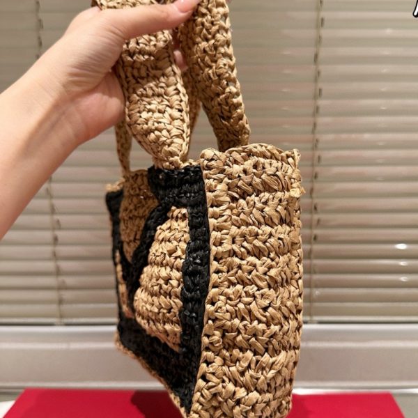 VALENTINO GARAVANI VIVA SUPERSTAR SMALL SHOPPING BAG IN RAFFIA BEIGE 25CM 7W2B0S12QET EX9