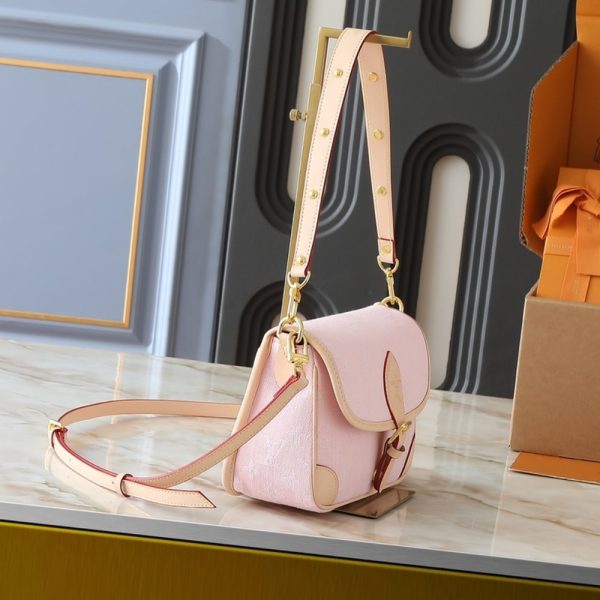 LOUIS VUITTON DIANE WASHED PINK 24CM