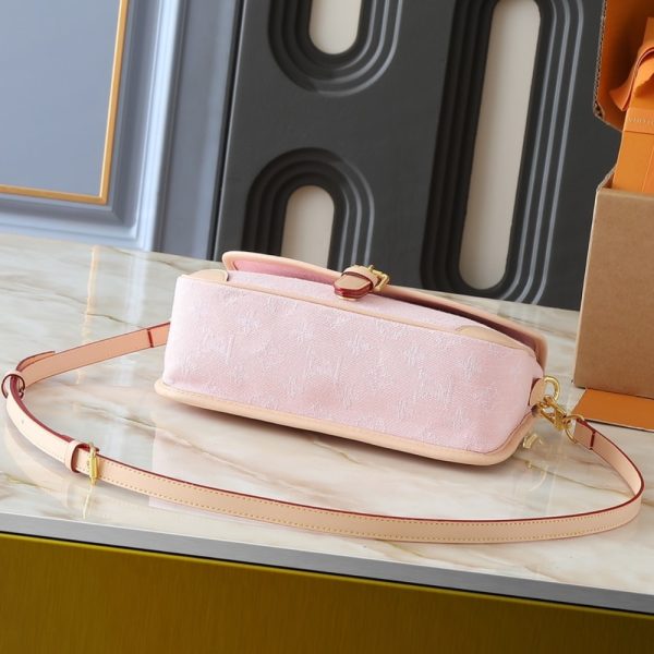 LOUIS VUITTON DIANE WASHED PINK 24CM