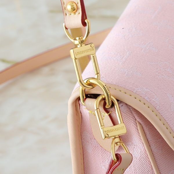 LOUIS VUITTON DIANE WASHED PINK 24CM