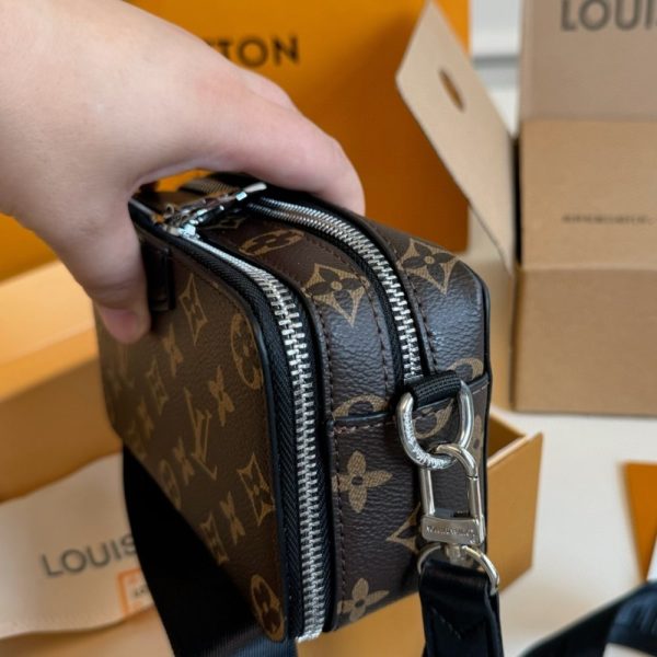 LOUIS VUITTON ALPHA WEARABLE WALLET BROWN 18CM M81260