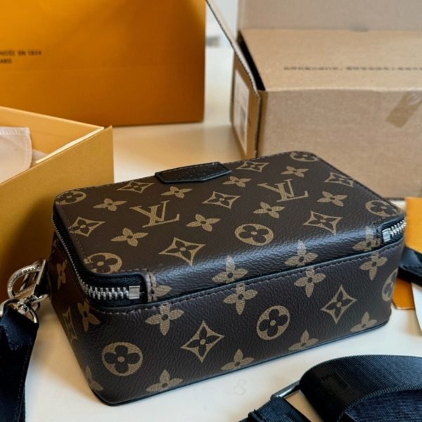 LOUIS VUITTON ALPHA WEARABLE WALLET BROWN 18CM M81260