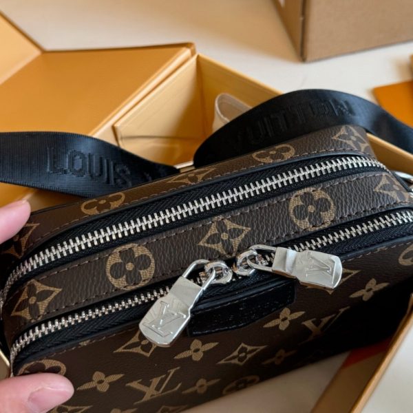 LOUIS VUITTON ALPHA WEARABLE WALLET BROWN 18CM M81260