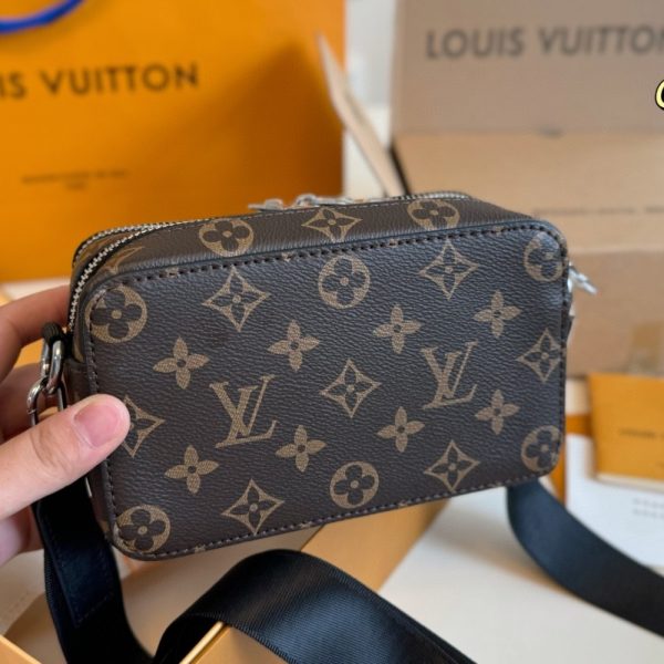 LOUIS VUITTON ALPHA WEARABLE WALLET BROWN 18CM M81260