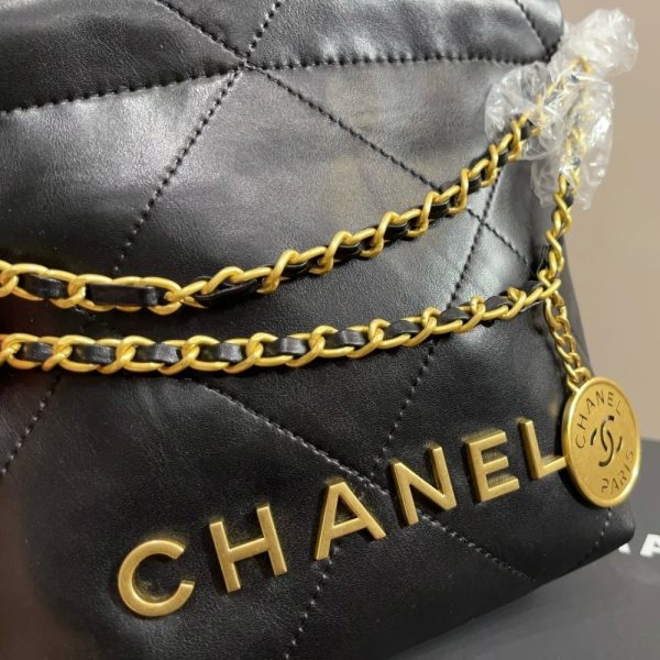 CHANEL 22 MINI HANDBAG BLACK 23CM AS3980 B19059 94305