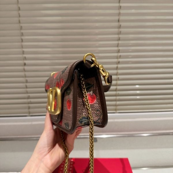 VALENTINO GARAVANI LOCÒ CHERRYFIC MOTIF SMALL SHOULDER BAG BROWN 20CM