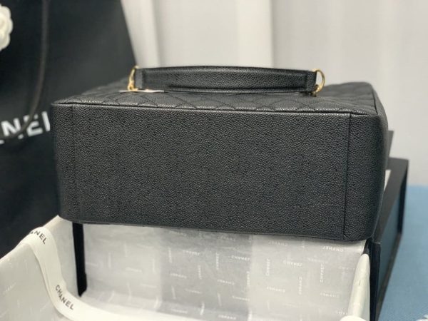 SUMMER SET: CHANEL BOLSA GRAND TOTE BLACK 33CM & SLIDE CC LOGO BLACK