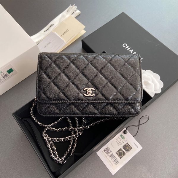 CHANEL Classic Wallet On Chain