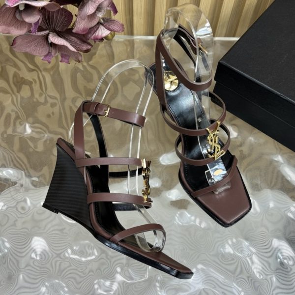 SAINT LAURENT CASSANDRA WEDGES IN SMOOTH LEATHER DARK BROWN 821090DWEDD2023