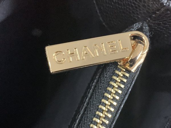 SUMMER SET: CHANEL BOLSA GRAND TOTE BLACK 33CM & SLIDE CC LOGO BLACK