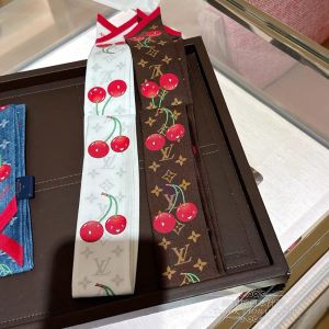 LOUIS VUITTON X MURAKAMI MONOGRAM CERISE BANDEAU BLANC M94968