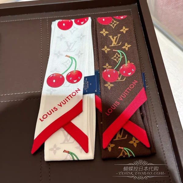 LOUIS VUITTON X MURAKAMI MONOGRAM CERISE BANDEAU BLANC M94968