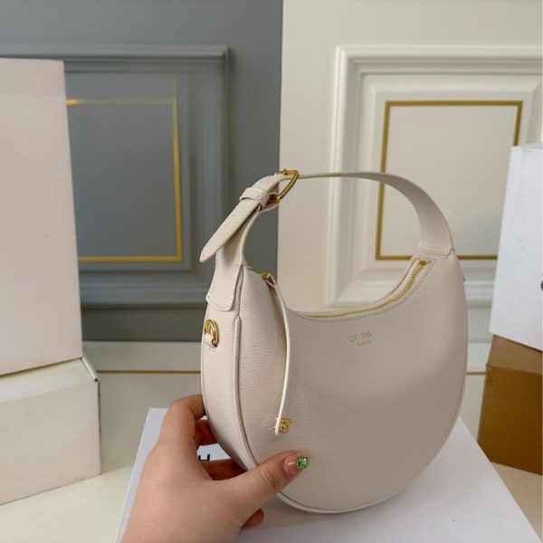 CELINE TEEN LULU IN GRAINED WHITE 23CM 120723ENY 01RC